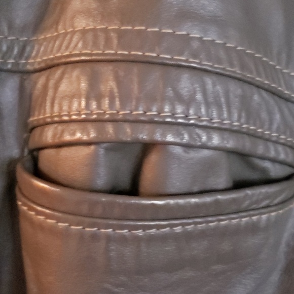 Vintage leather motorcycle jacket - Picture 3 of 10